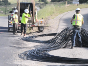 Yksityiskohtaiset vaiheet asennus ja asettaminen suoraa hautaaminen kuitu optinen kaapeli
